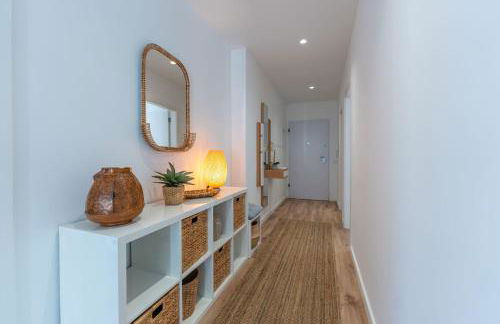 Stunning 3 BDR Flat W/ Rooftop Pool by LovelyStay - Foto 16