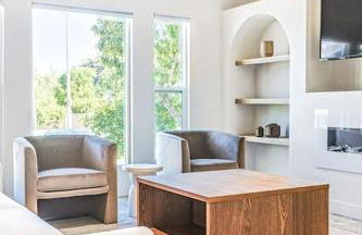 LA Retreat: Stylish 3BR Villa - Photo 2