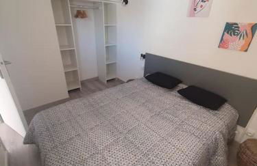 LES TERRASSES DE LA BARONNIE Appartement climatisé avec 1 chambre et piscine ouverte de fin Mai à mi Septembre Parking securisé avec accroches vélo disponible du 1er Avril au 30 Septembre sans supplement - Foto 5