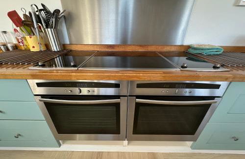 Penarvon House - Stunning Waterfront Escape with Games Room - Foto 26