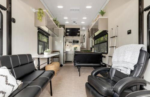 Waterfront Getaway, Dock Your Boat & Play! - Foto 6