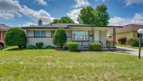 Westland Home with Yard about 20 Mi to Downtown Detroit! - Foto 2