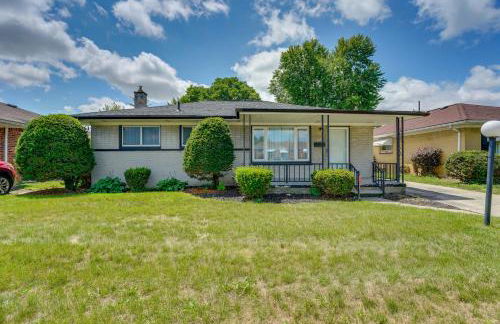 Westland Home with Yard about 20 Mi to Downtown Detroit! - Foto 2