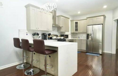 W3S - Large 7br 3bath - Sleeps 20 - 3 Living rooms - Yard and Deck - Foto 26