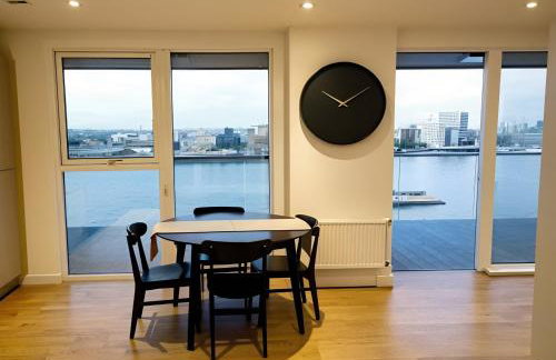 Waterfront- London Greenwich o2 Arena 2 Bed Flat - Photo 6