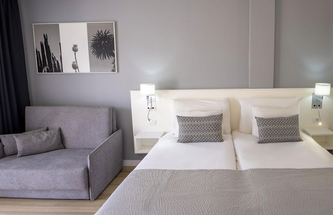 Coral California - Photo 10