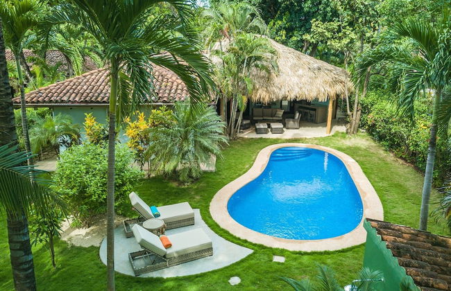 Tropical Retreat - Private Pool, Steps To Beach 2 Bedroom Villa by RedAwning - Foto 16