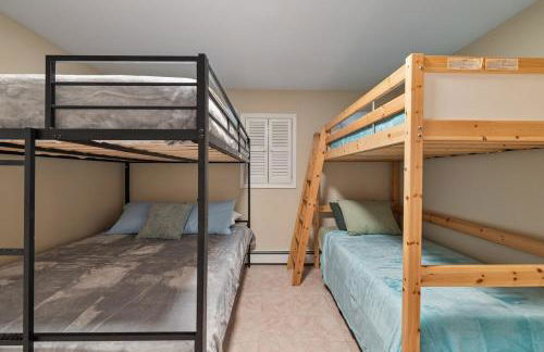 Secluded 9BR Getaway, Pool, Hot Tub & Huge Deck - Foto 31