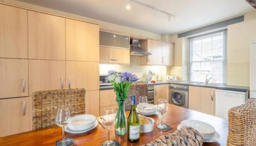 Picture Perfect Location Stunning 2 Bedroom Apartment with parking - Foto 5