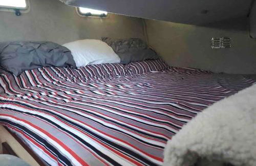 Waterfront 32' Bayliner Yacht - Photo 2