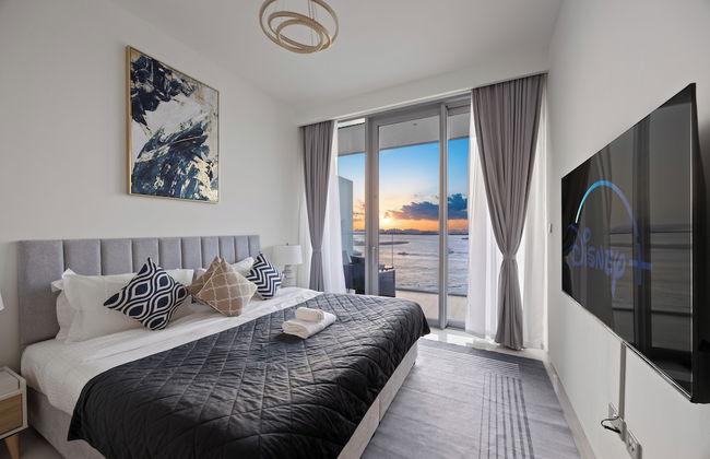 YOUR STAY Apartments Luxury Beachfront Living - Photo 11