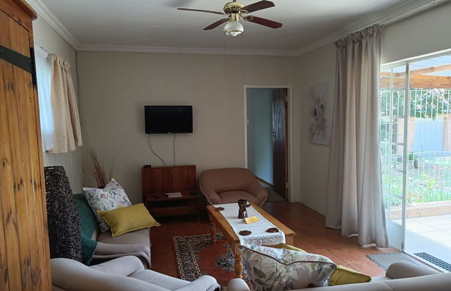 Charming Randburg Accommodation Near the Olivedale Clinic - Foto 19