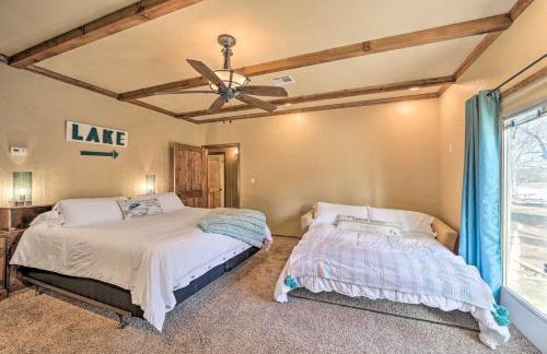 Lakeside Haven with Sandy Beach, Sleeps 12, 3 Bath - Foto 27