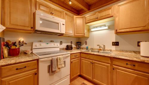 Unique Thornton Townhome Swim, Ski, and Hike! - Foto 5