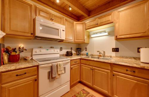 Unique Thornton Townhome Swim, Ski, and Hike! - Foto 5