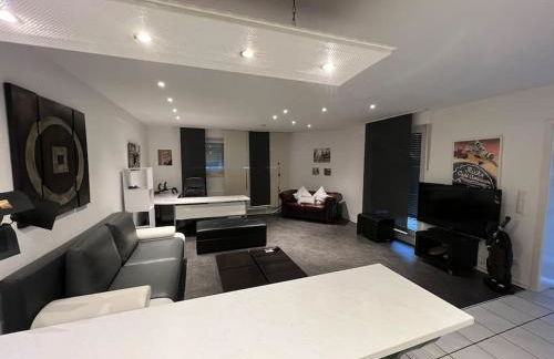 EG Wohnung mit eigenem Eingang - Foto 3