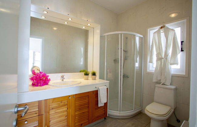 Sunset Beachfront Villa Meneou - Foto 25