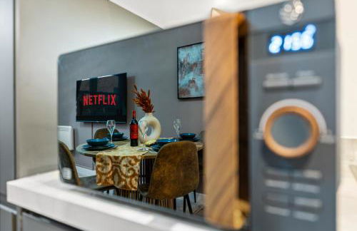 1-Bedroom Luxurious, City Centre, Chic & Stunning Apartment in Southampton, Sleeps 4 - by Blue Puffin Stays - Photo 19