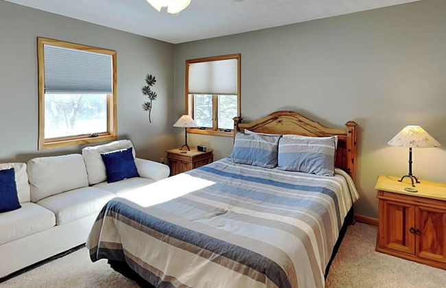 Lured by the Lake - Foto 25