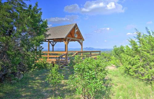 Spacious Utopia Family Home w/ Hill Country Views - Foto 26