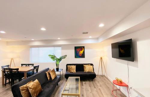 Modern 3BR Home in Mid-City - Photo 8