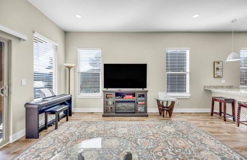 Bright & Spacious Modern Home, Mountain Views, Walk to Downtown - Foto 24