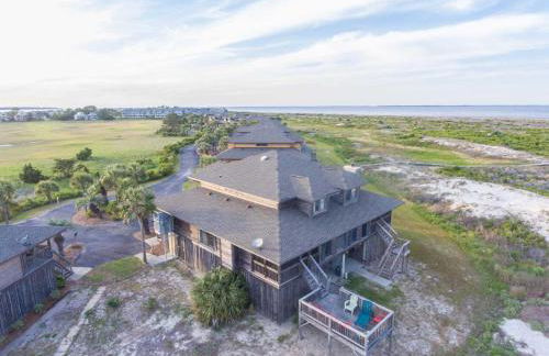 Harbor Island Beachside House - Photo 23