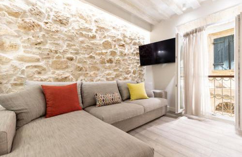 Petite Town Hall Apartment by Konnect, Old Corfu Town - Photo 6