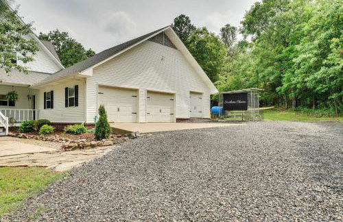 Spacious Getaway By Wolf Pen Gap 15 Acres and Pool! - Foto 40