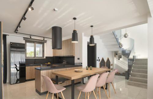 Monti Luxury Villa, with Heated Pool & Hot Tub - Foto 37