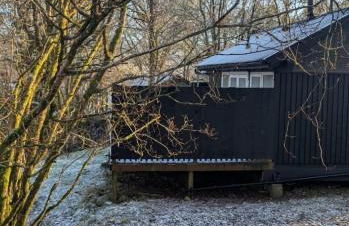 Belle 2 bedroom log cabin with hot tub, forest and loch - Foto 49