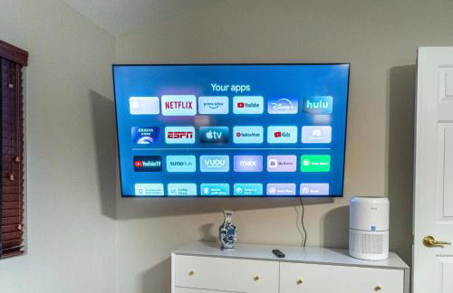 5BR 3BA Family friendly entire home w pool, spa, games, tvs, and more - Photo 10