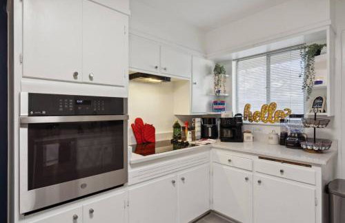 Fashionable TCU Walkable 2BD - Foto 11