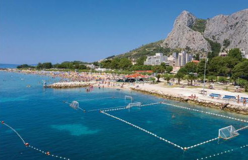 Three-Bedroom Apartment In Ostrvica - Photo 35