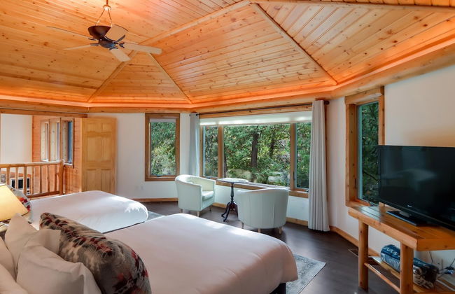 Boardman Monarch Upscale River Lodge HOT Tub! - Foto 63