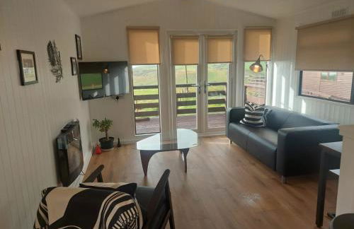 Amazing Sunsets and Sea Views - Lodge Cabin Farm Stay - Caol Ila - Lodge 8 - Photo 2