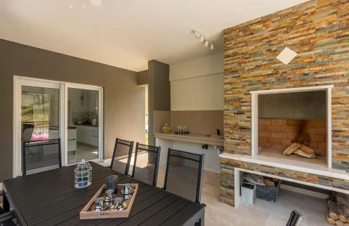 Luxe villa with pool, jacuzzi, and sauna - Foto 37