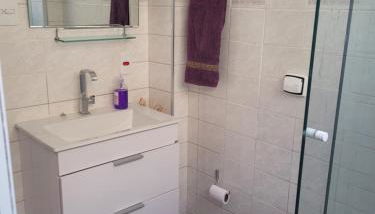 Apartamento com varanda, vista para o mar e ar condicionado - Foto 4