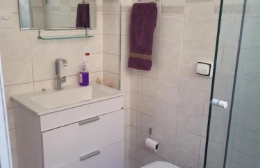 Apartamento com varanda, vista para o mar e ar condicionado - Foto 4