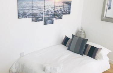 Seaview, Luxury apartment, 2 min walk to Porth Beach - Foto 49