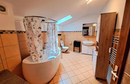 Schloss Hilbringen Gesindewohnungen - Foto 9