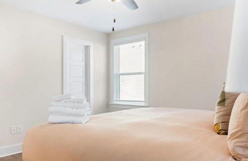 Family-Friendly 4BR with Fenced Yard & Parking - Foto 35