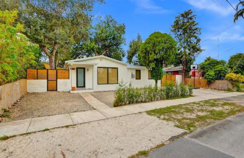 Lakefront Villa with Heated Pool Kayaks and Outdoor Fun - Foto 41