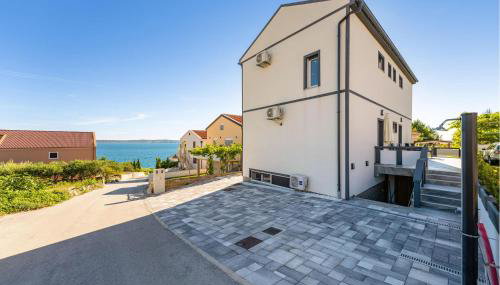 Beautiful Apartment In Rtina With Wifi - Foto 2