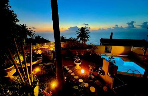 Villa con piscina climatizada y vistas al mar - Foto 60