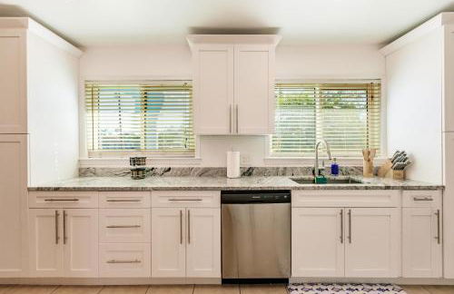 NEW! Dock Canal Family Home w/Pool & Gulf Access! - Foto 6