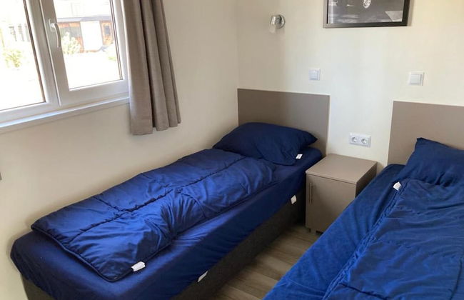 Modern Chalet With Combi Microwave Near Efteling - Photo 4