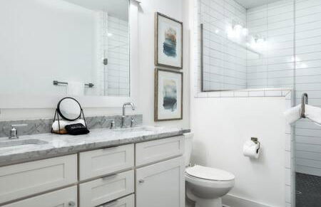 Hillsboro Village Rooftop Retreat with City Views, Sleep 12 with Gourmet Kitchen, Smart TVs & Garage, Walk to Vanderbilt, Pancake Pantry and Boutique Shopping, Minutes to Broadway, 12 South and The Parthenon, Perfect for Groups, 24Hr Hospitality - Foto 8