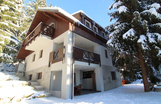 8 bedroom House in Harrachov with garden - Photo 34