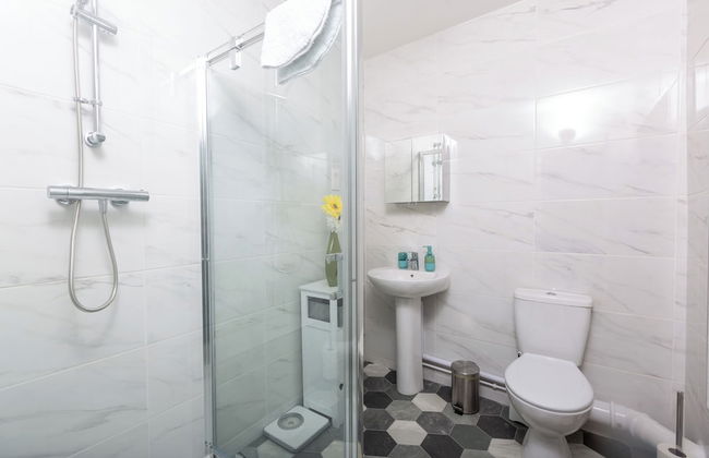 Sandfields House - Photo 11